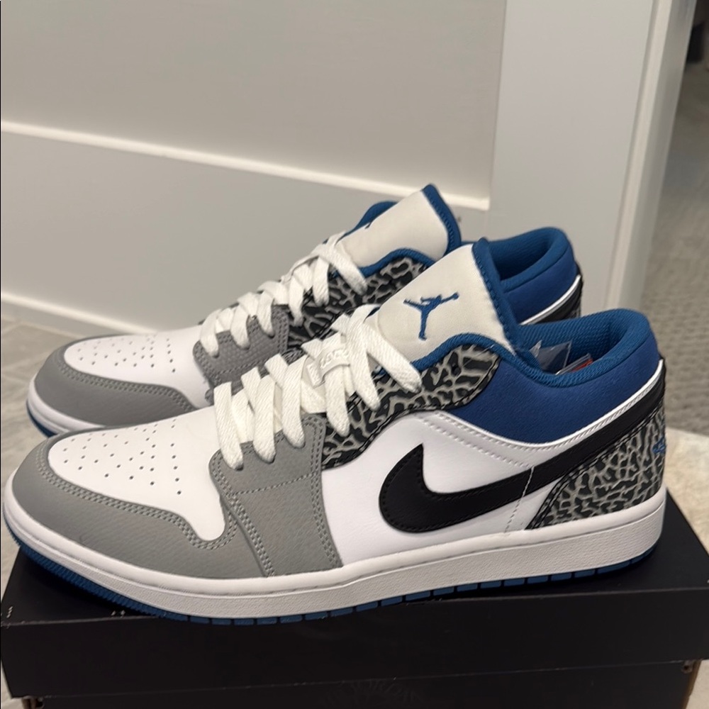 Jordan’s 1 Low SE in White and Blue: Men’s
